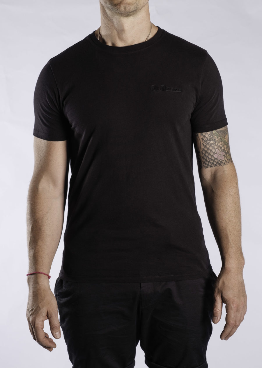 Nascosto Tee